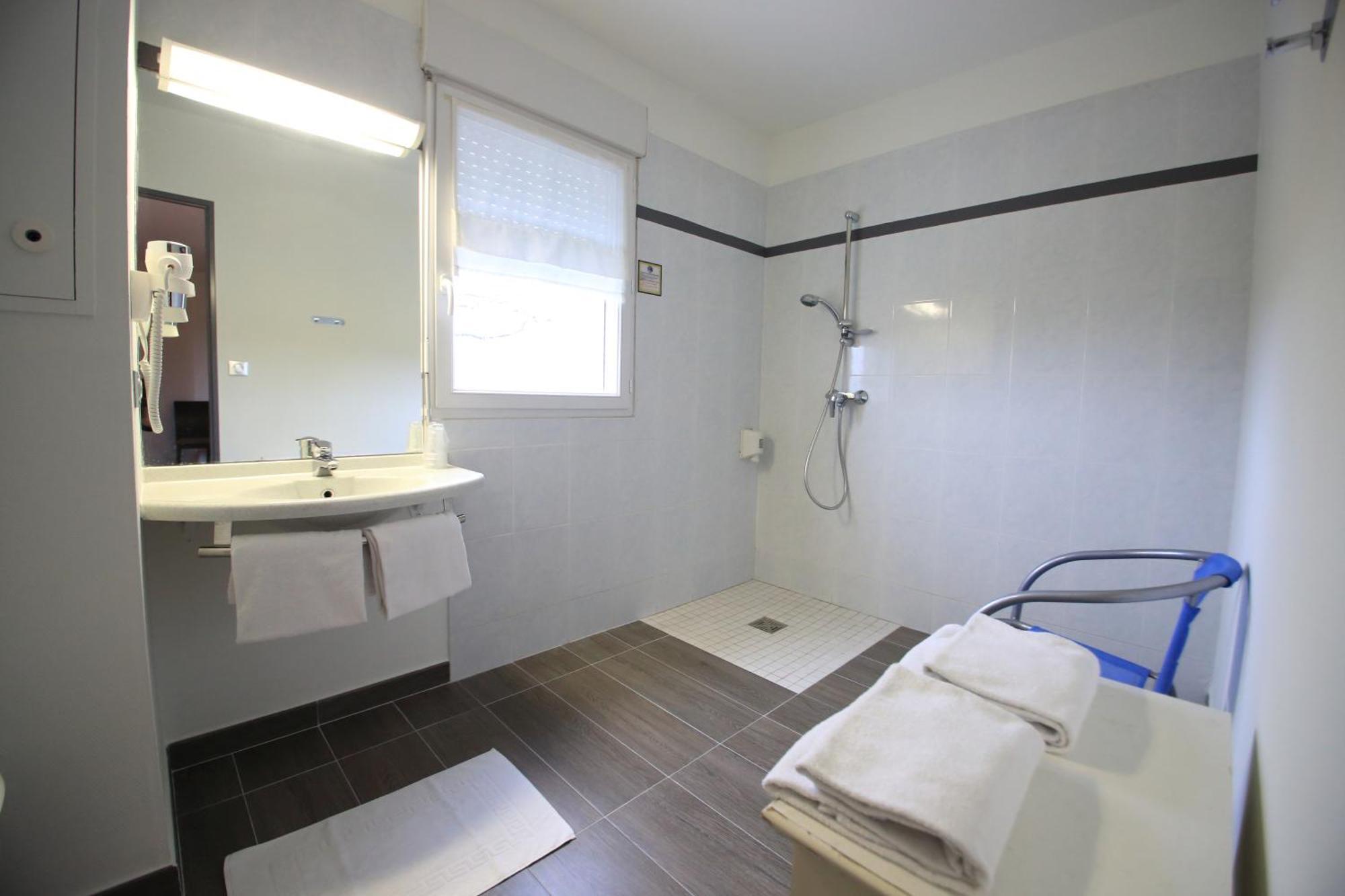 Hôtel Kyriad Brive Ouest Brive-la-Gaillarde Exterior foto